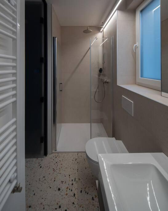Outsidein Lightstudio Apartment