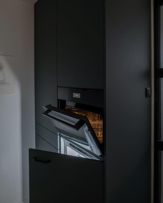 Outsidein Lightstudio Apartment