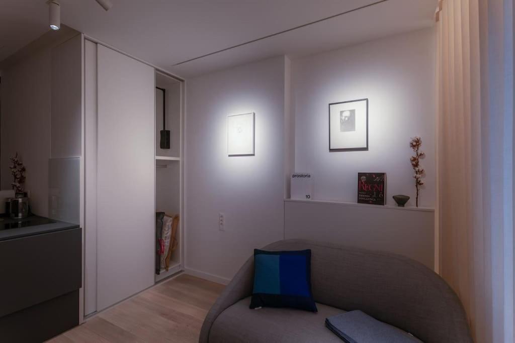Outsidein Lightstudio *
