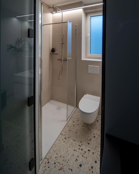 Apartment Outsidein Lightstudio