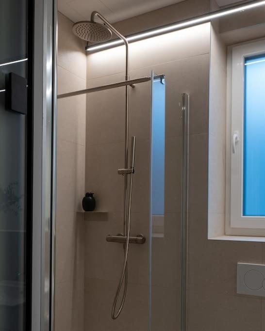 Outsidein Lightstudio Apartment