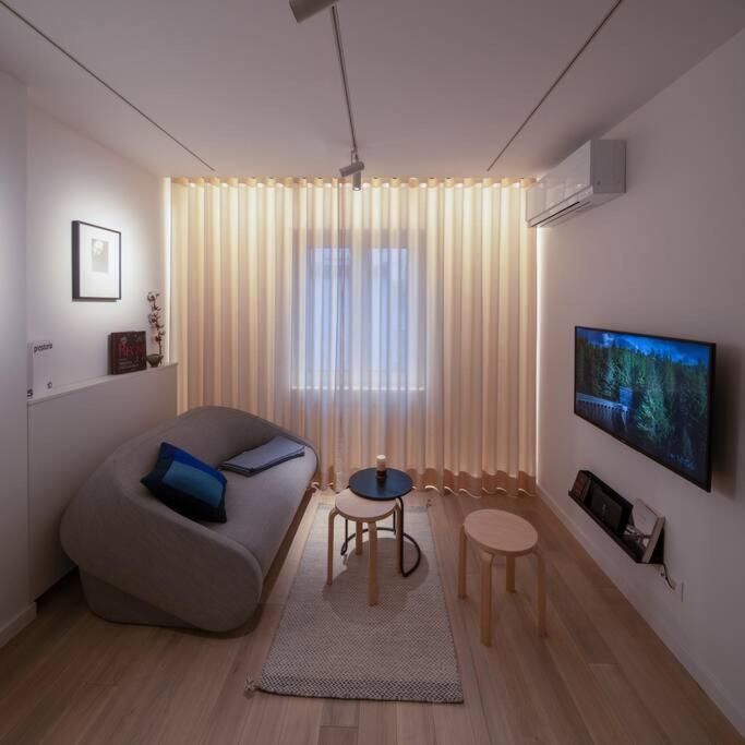 Apartment Outsidein Lightstudio *